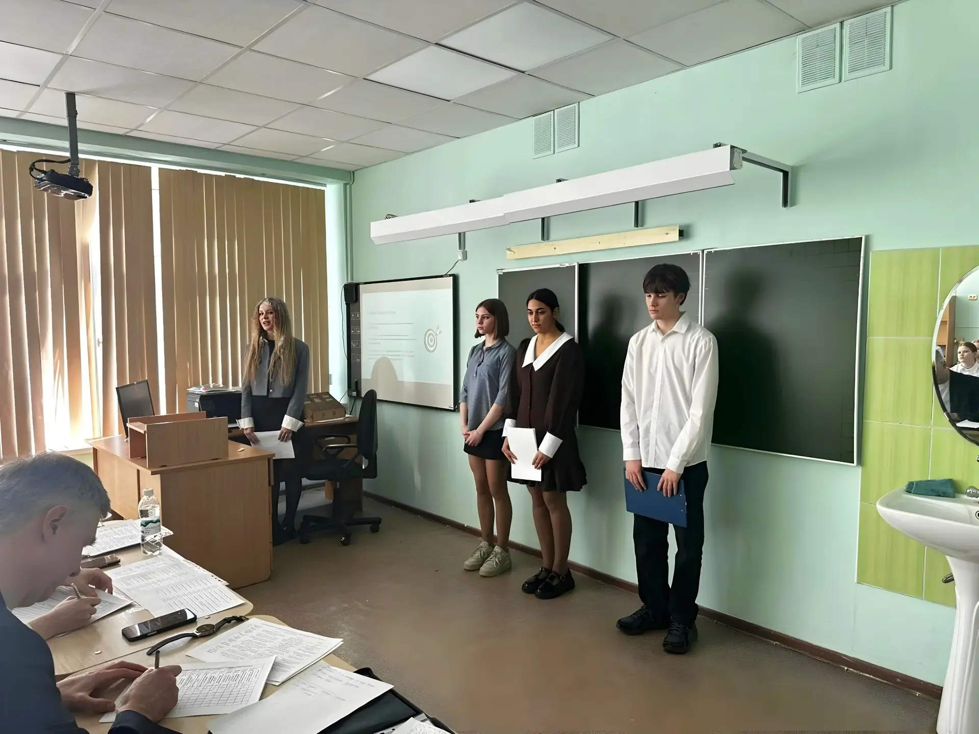 📋ЗАЩИТА ПРОЕКТОВ В ЛИЦЕЕ  Начались долгожданные весенние каникулы после самой длинной и ответственно