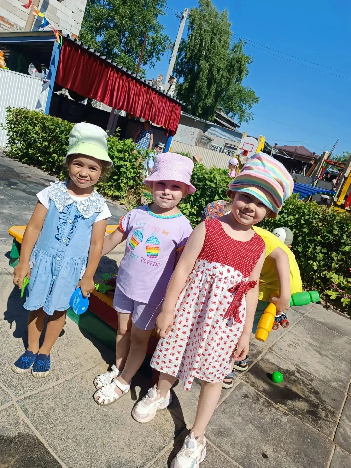 👒🧢"Лето под шляпой"👒🧢
    🌞Лето— это время открытий, активных игр на свежем воздухе, купания и 
