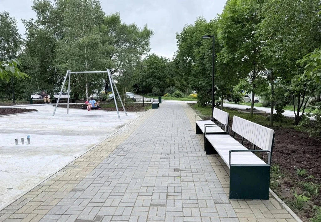 🌳В Лучегорске обновляются общественные пространства