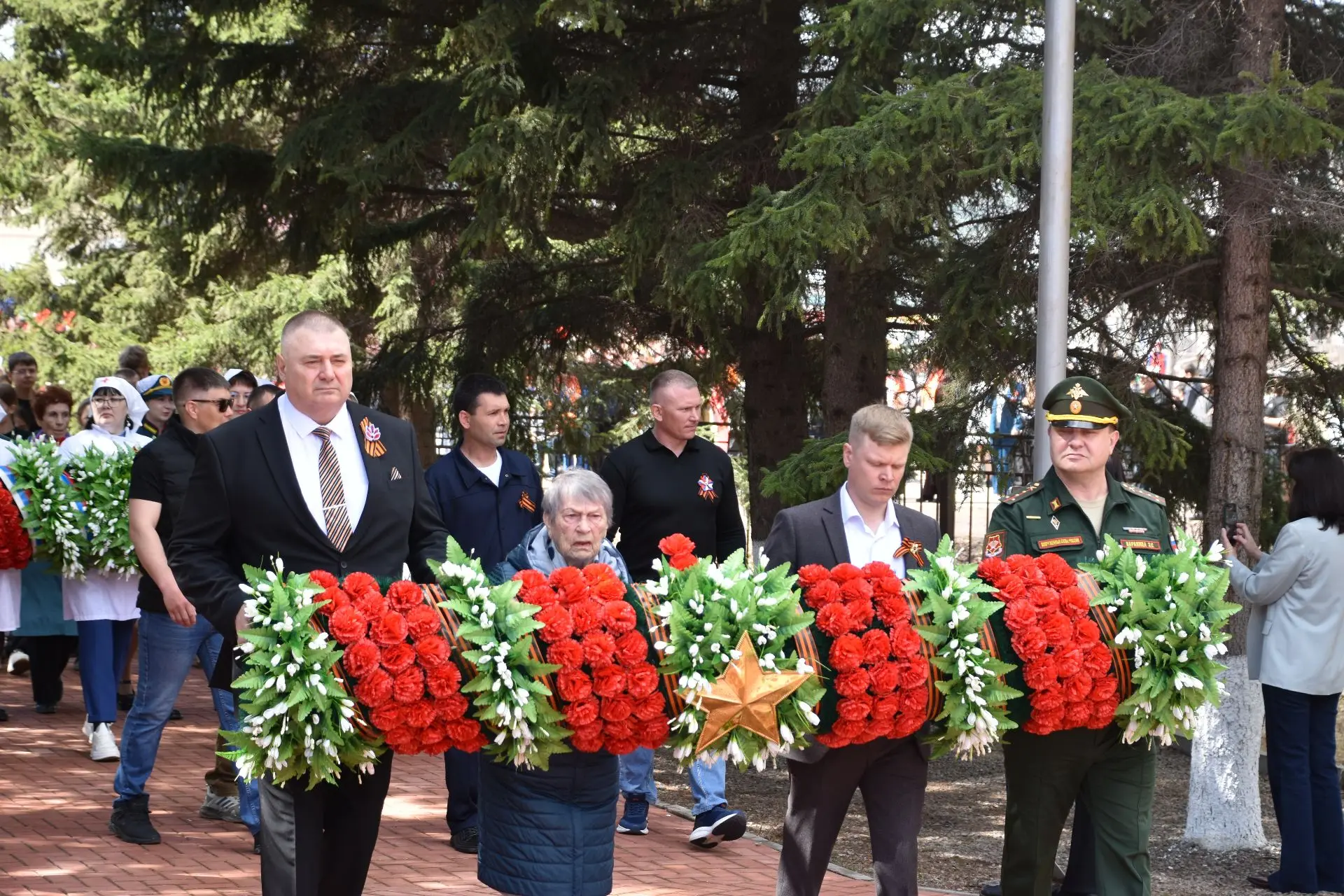 🇷🇺 9 МАЯ: ДЕНЬ, КОТОРЫЙ ОБЪЕДИНЯЕТ СЕРДЦА И ПОКОЛЕНИЯ 🇷🇺✨ 9 мая для нашего народа —...