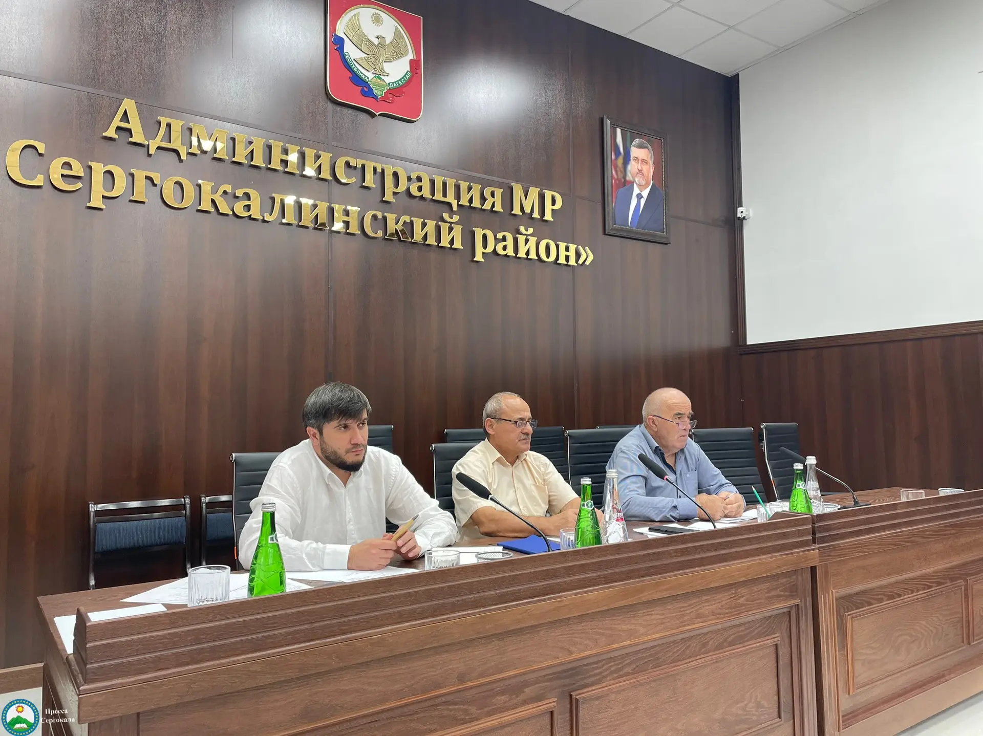 17 сентября в администрации Сергокалинского района прошло рабочее совещание с руководит...