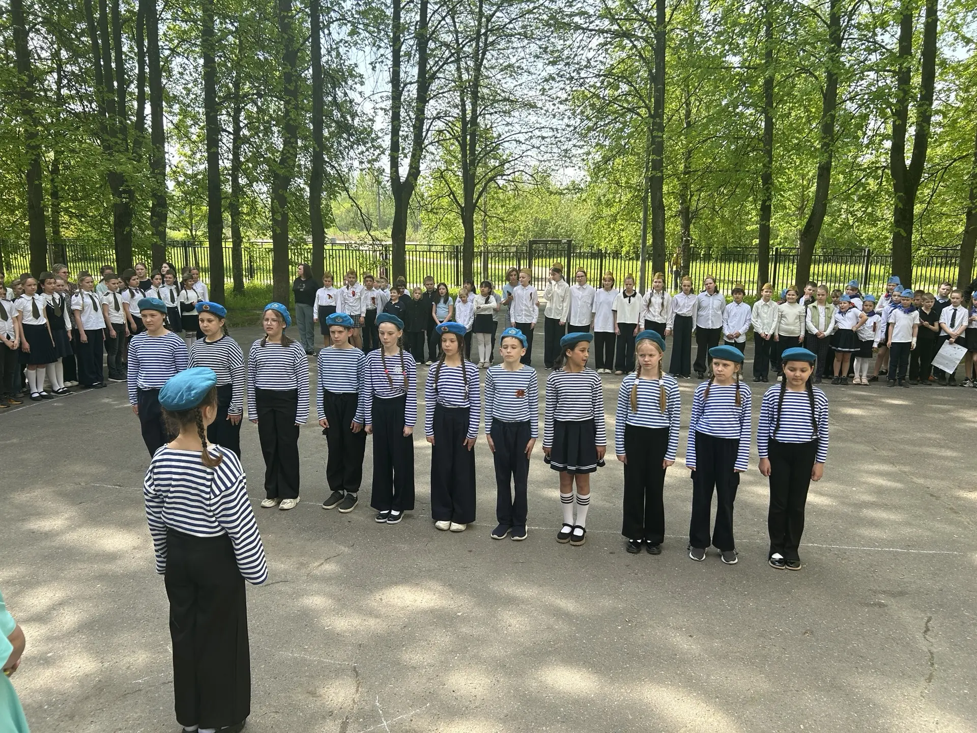 🇷🇺 Строем и песней — в День детских общественных организаций!