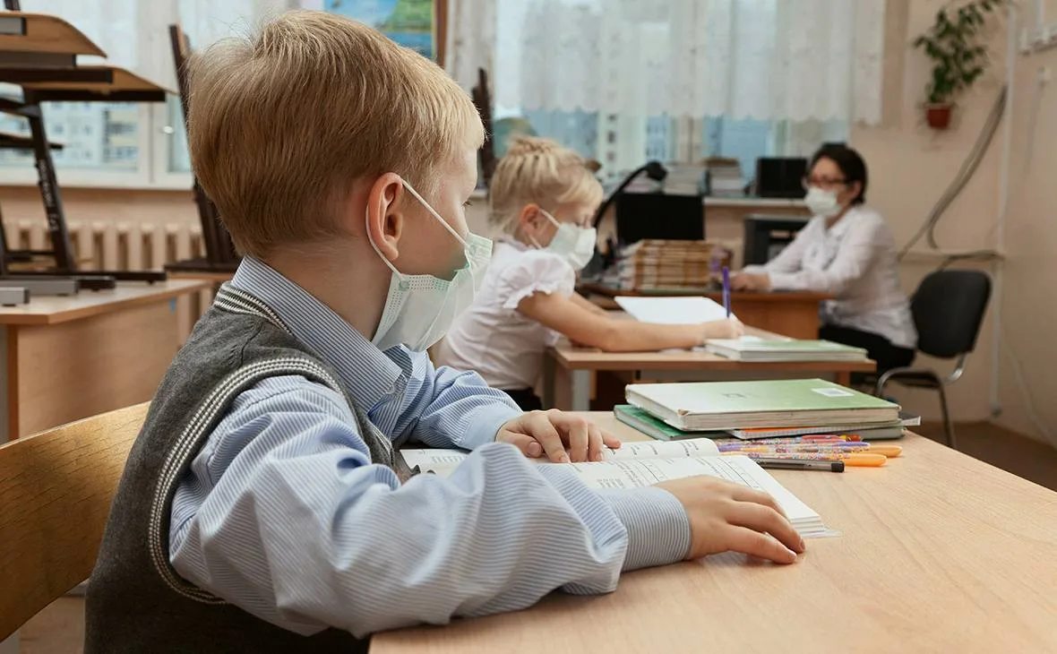 🤒 В Тюменской области школы и детсады начали закрывать группы и классы из-за заболевае...