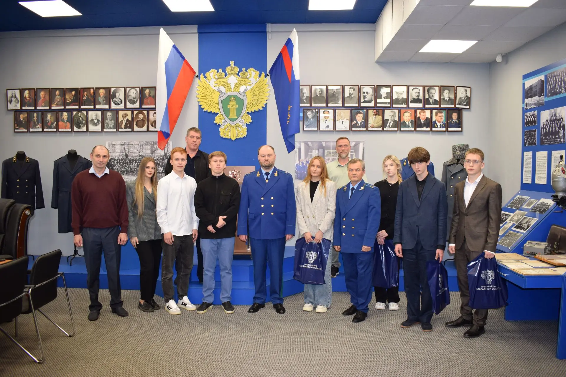 Прокурор Ярославской области Климент Юрздицкий встретился со студентами, проходящими об...