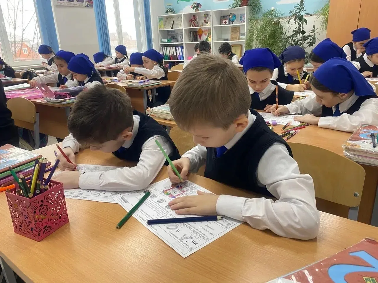 Сегодня первый урок в нашей школе традиционно начался с занятия «Разговор о важном». Темой встречи с