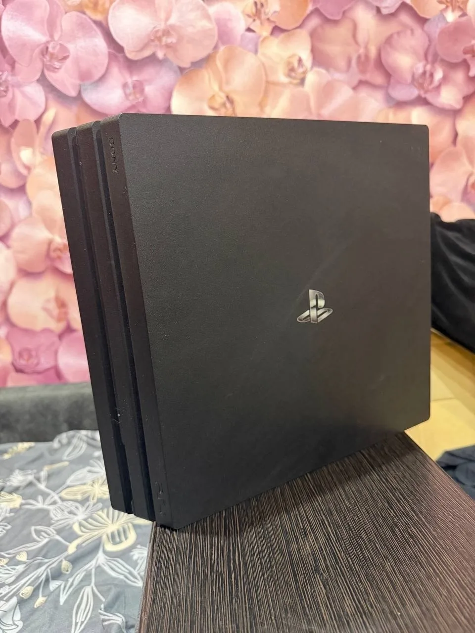 PlayStation 4 про на 1 тб