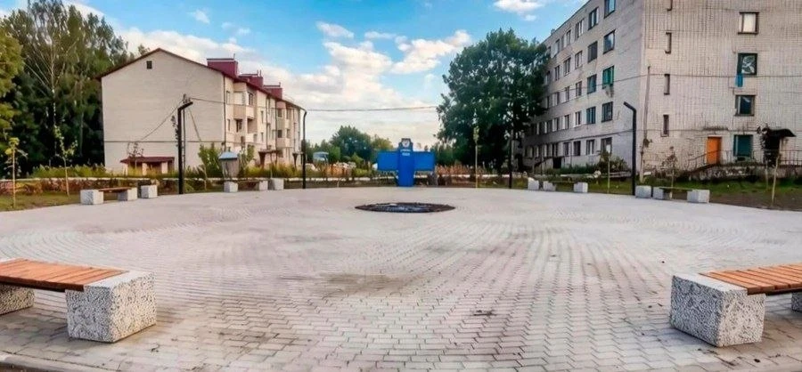 В Карачеве после вмешательства прокуратуры завершено благоустройство сквера на улице Го...