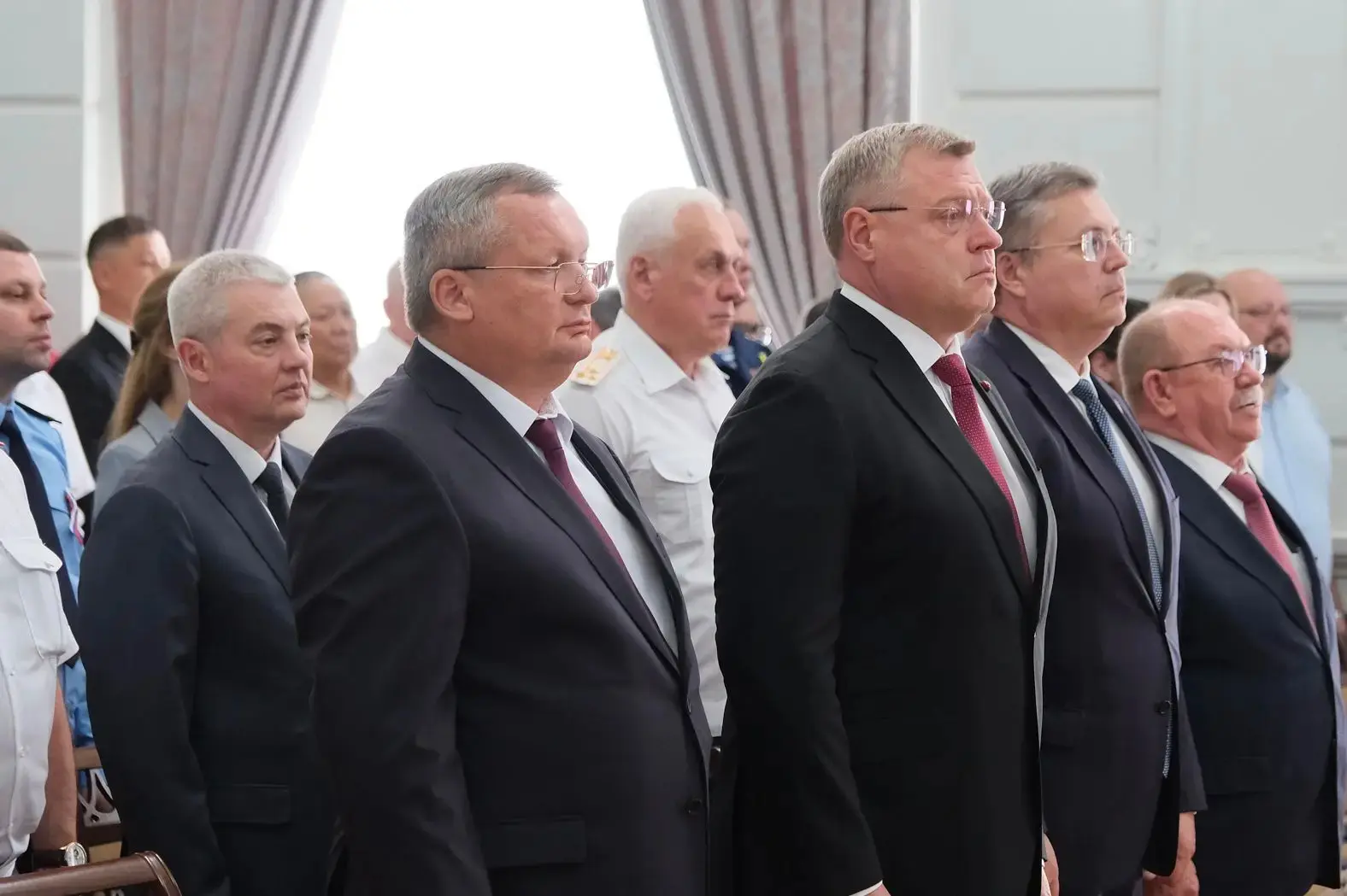 Заместитель Волжского межрегионального природоохранного прокурора Марцинкевич В.В. и Астраханский ме