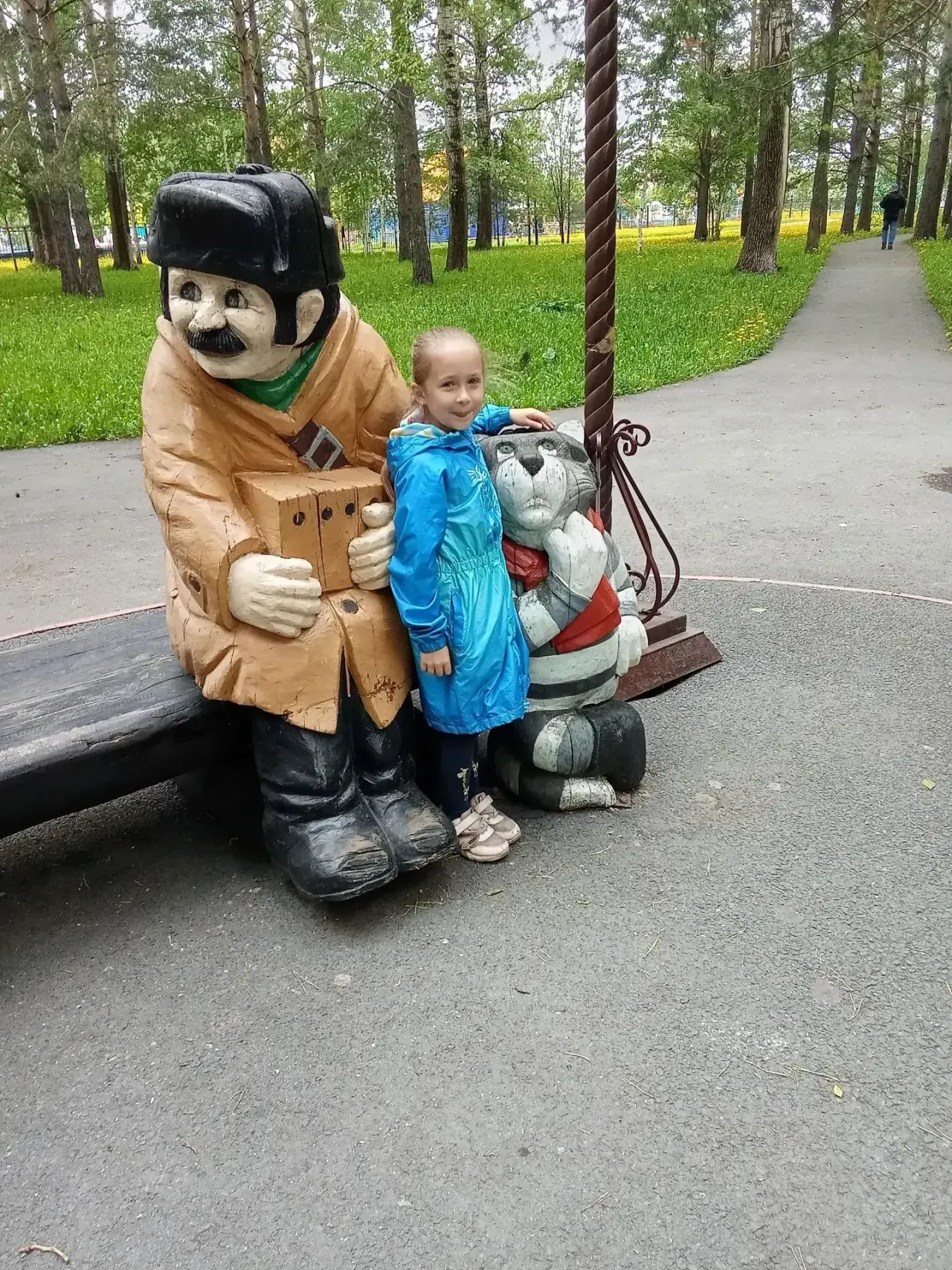 Акция «Добрые каникулы»

Суходолова Ангелина, 2б класс. Гуляла по парку в Прокопьевске.