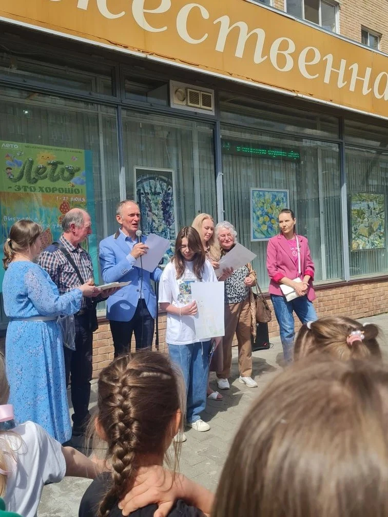 Лето кистью по холсту: наши юные художники — победители!