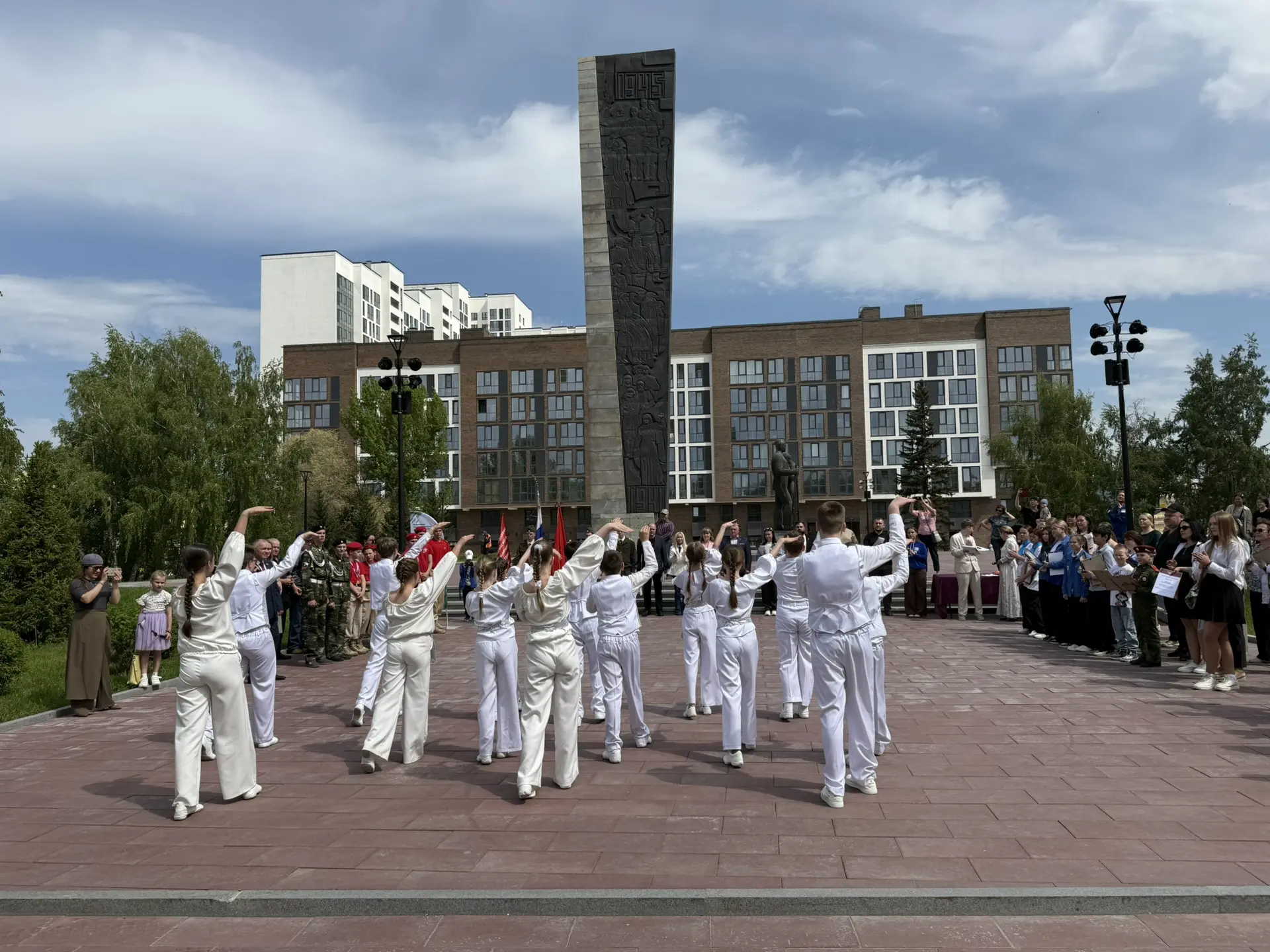 На Мемориале Славы состоялся традиционный городской слёт добровольческих и юнармейских отрядов «Салю