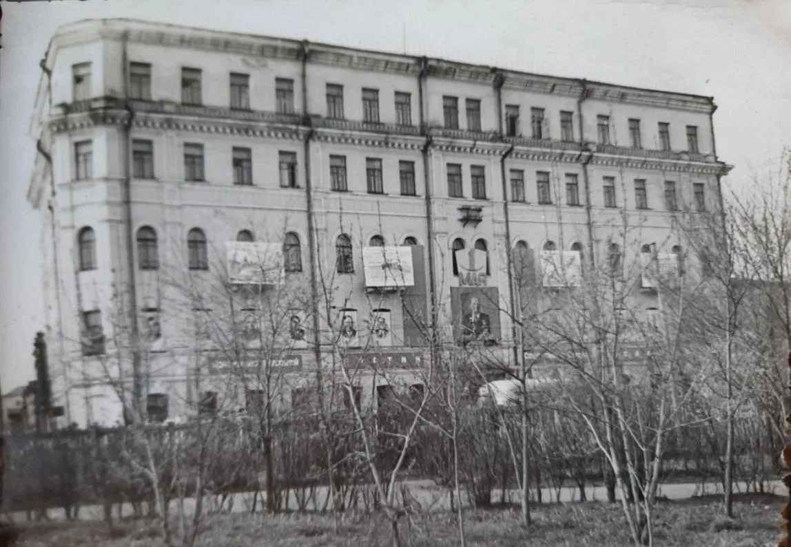 Пензенский техникум железнодорожного транспорта 
Фотография 1959 года 

✨ Загадочная Пенза - подписа