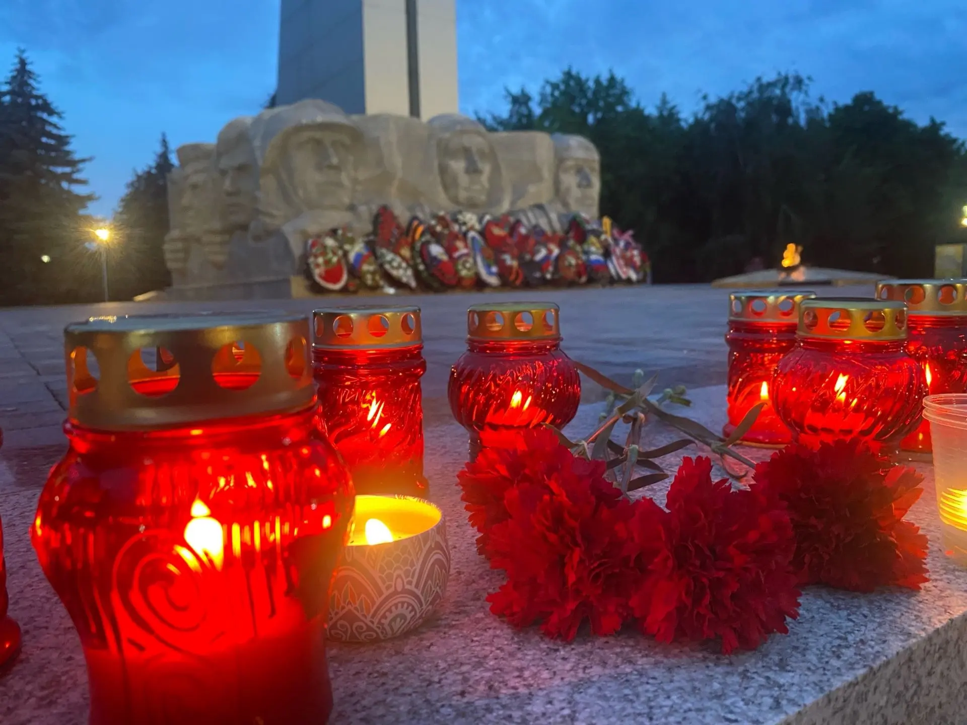 В День памяти и скорби представители Центра дополнительного образования «Созвездие» г. Балашова прин
