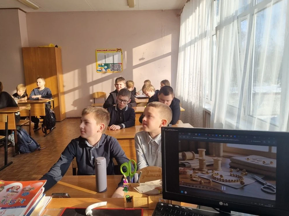 РАЗГОВОРЫ О ВАЖНОМ   🗓️16 марта в школе прошли уроки "Разговоры о важном", на тему: "Заводы России" 
