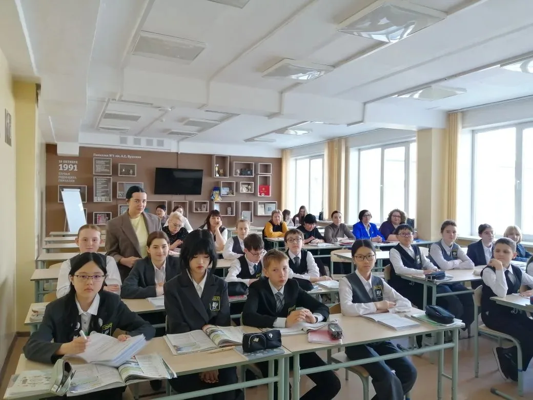 💥 Как педагоги гимназии обменивались опытом с коллегами из города Южно-Сахалинска  С 8 по 9 апреля н