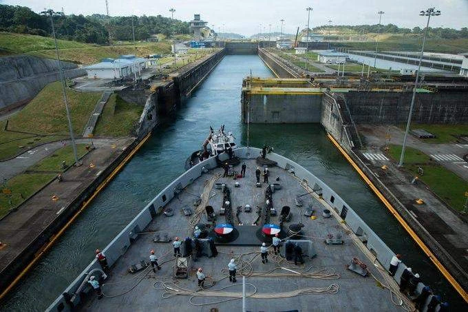 Экспедиционный корпус морской пехоты США впервые с 2008 года прошел через Панамский канал. Маневр по