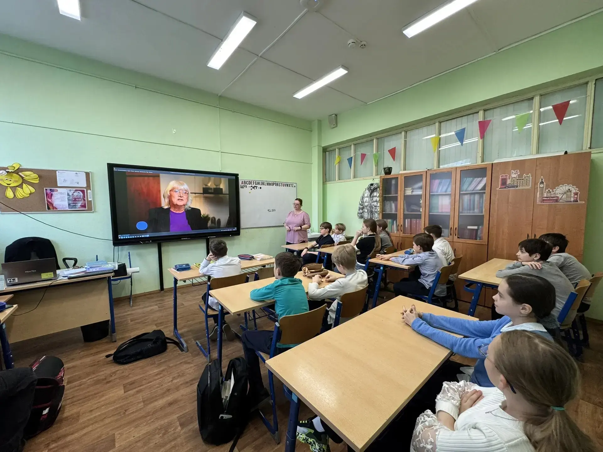 Не всё, что похоже на мусор, можно сортировать, а не каждый пост — просто текст! ♻️📱  🌿 Учащиеся 5 «