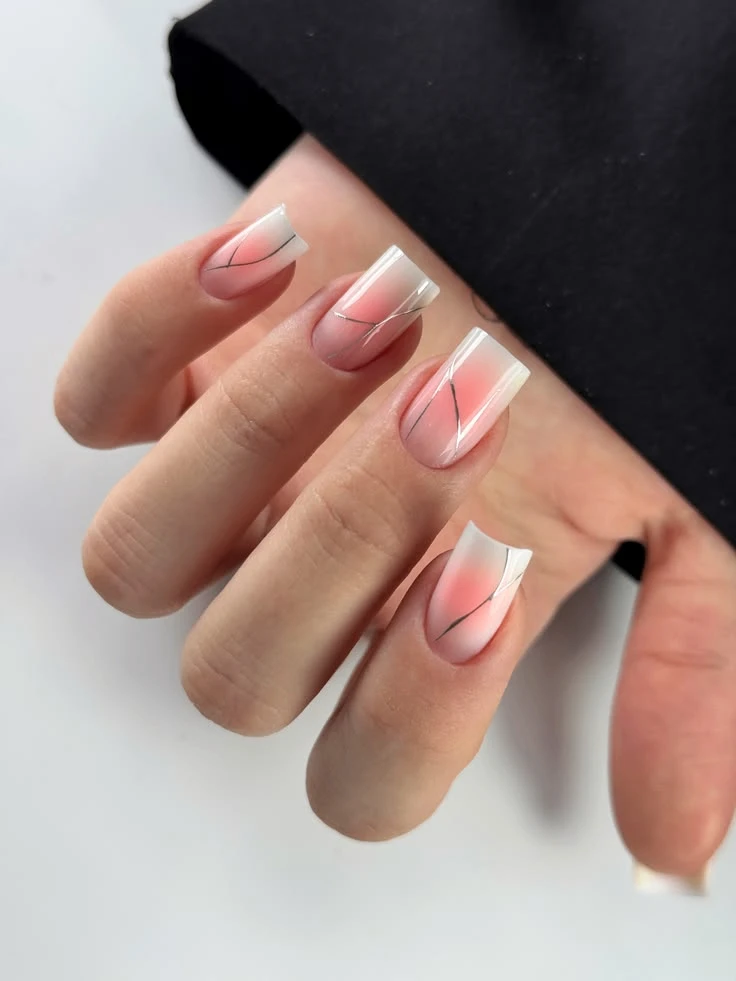 Первый по ногтям 🌸