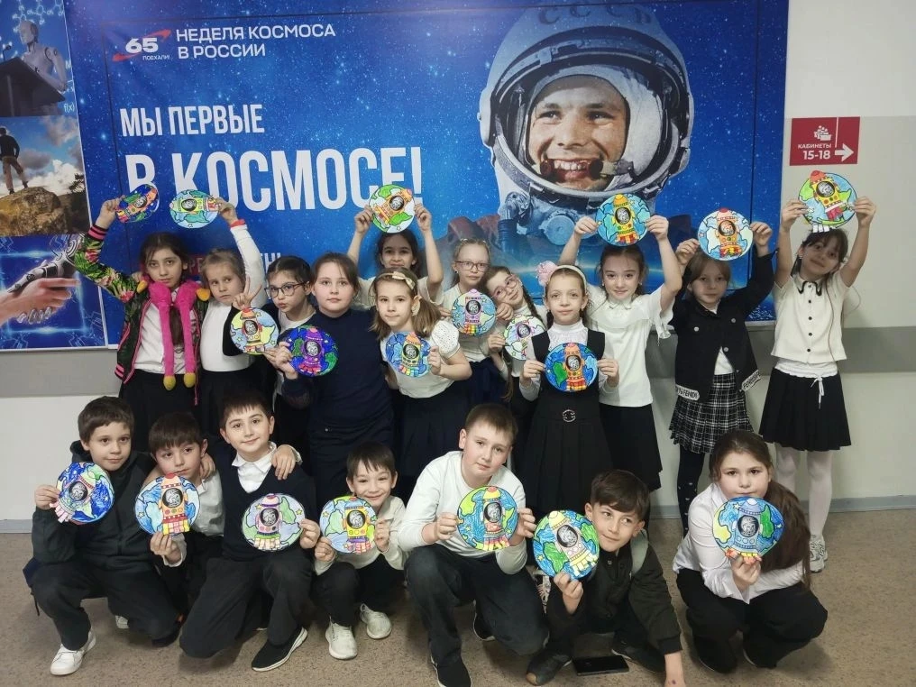 ✨ Сегодня наши орлята из 2 «Б» класса провели настоящий мастер-класс ко Дню космонавтики вместе с  у