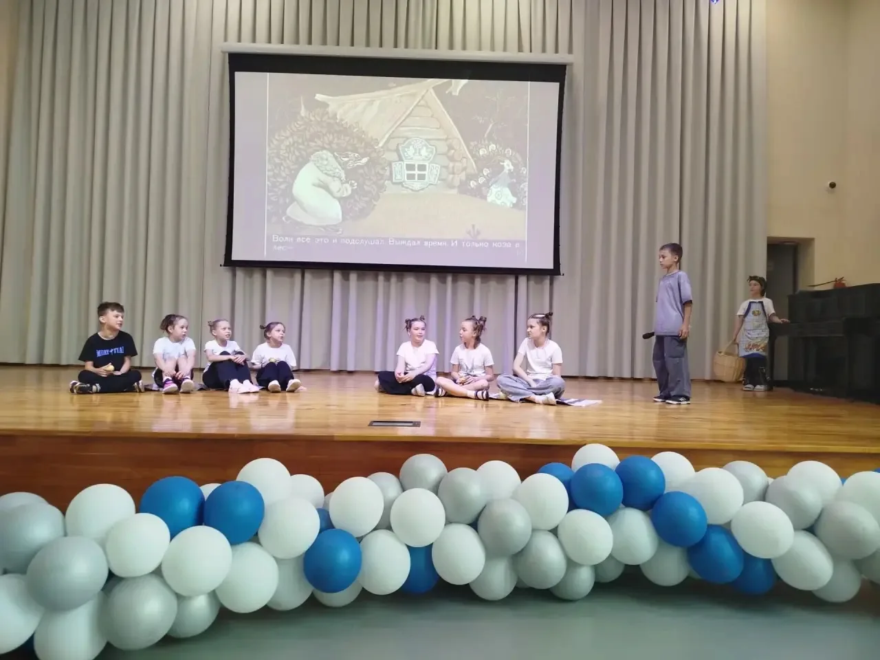 15 день пришкольного лагеря «Планета 80»

Настоящий праздник творчества и фантазии развернулся сегод