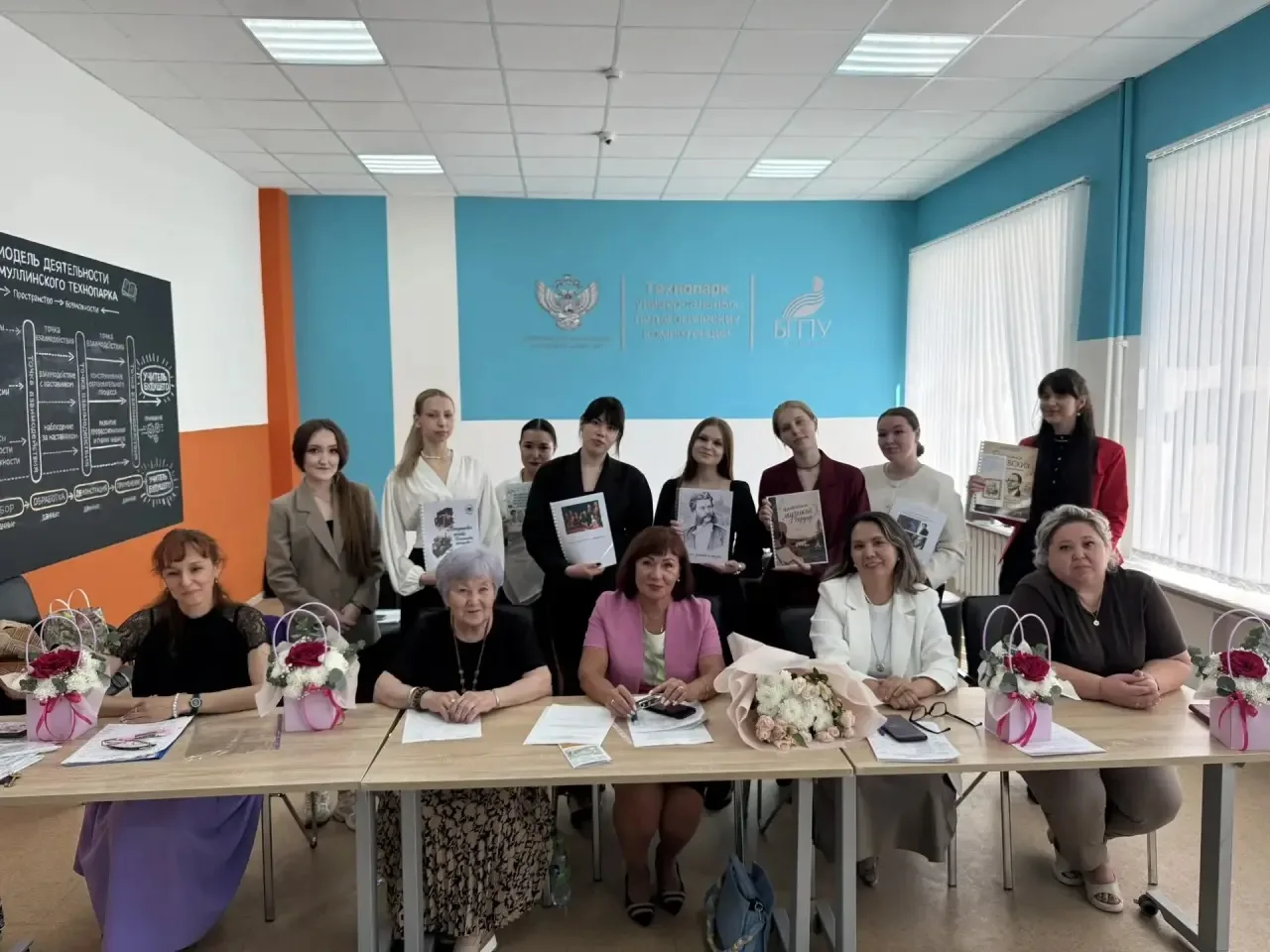 Дорогие студенты колледжа специальности 53.01.01 Музыкальное образование!
От всей души поздравляем в