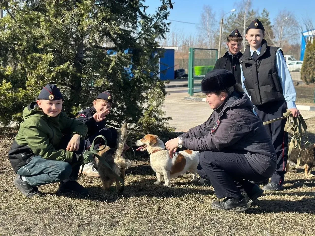 🌟 Наши кадеты посетили приют для животных «Лучик надежды» в рамках акции «День добрых дел». Это собы