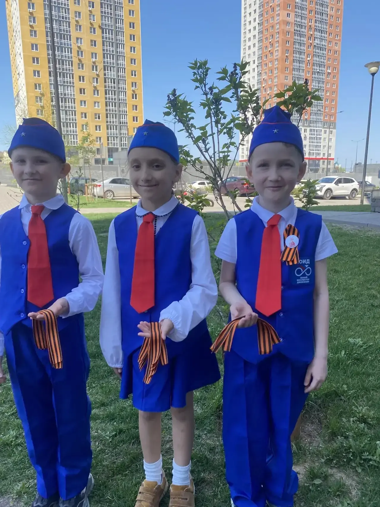 🚦 ЮИД «Светофор» — помним и благодарим! 🎗️  Отряд ЮИД «Светофор» присоединился к акции «Георгиевская