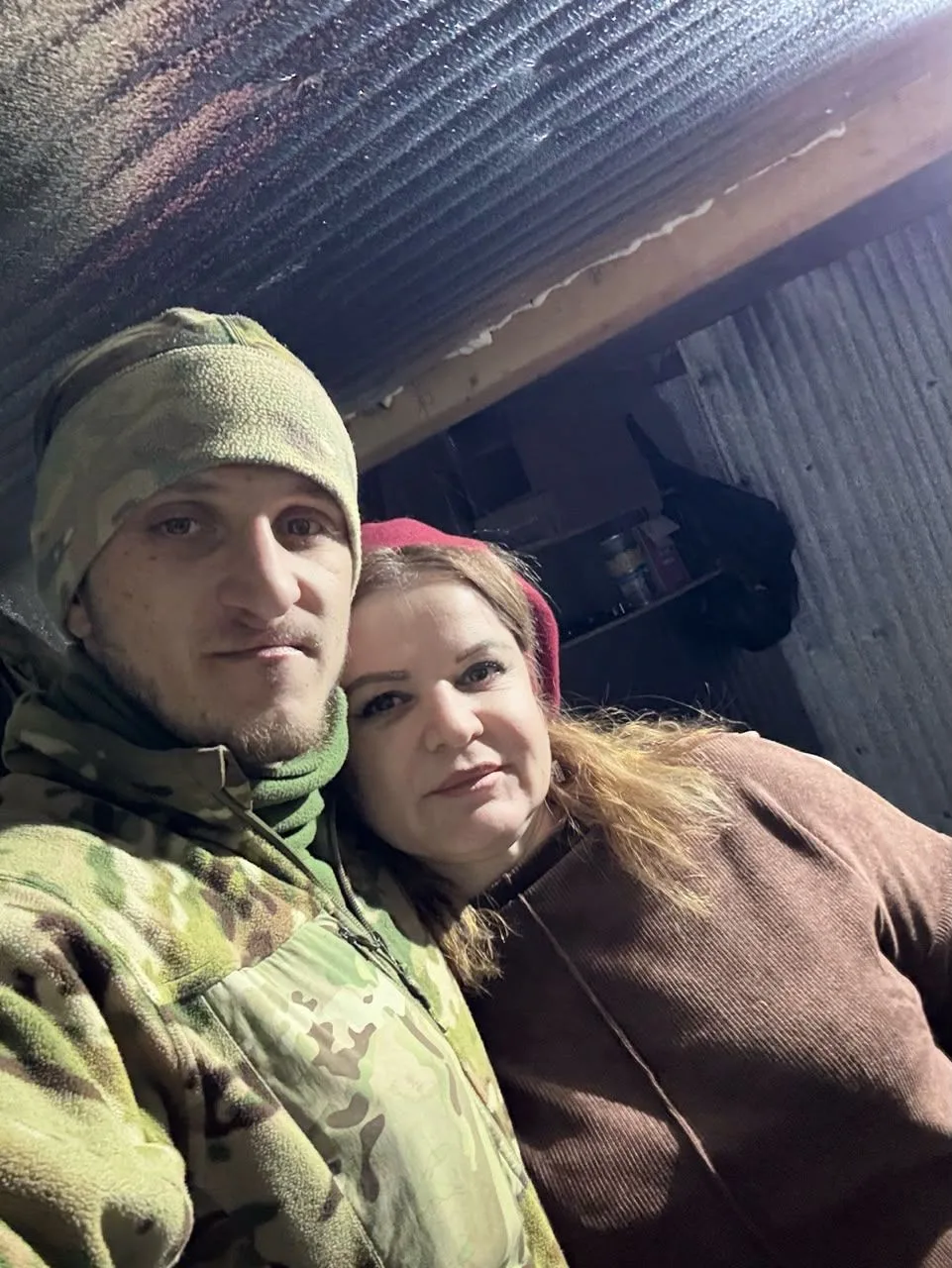 , а я думаю о том, что только в такие минуты особенно ясно понимаешь, что именно материнская любовь 