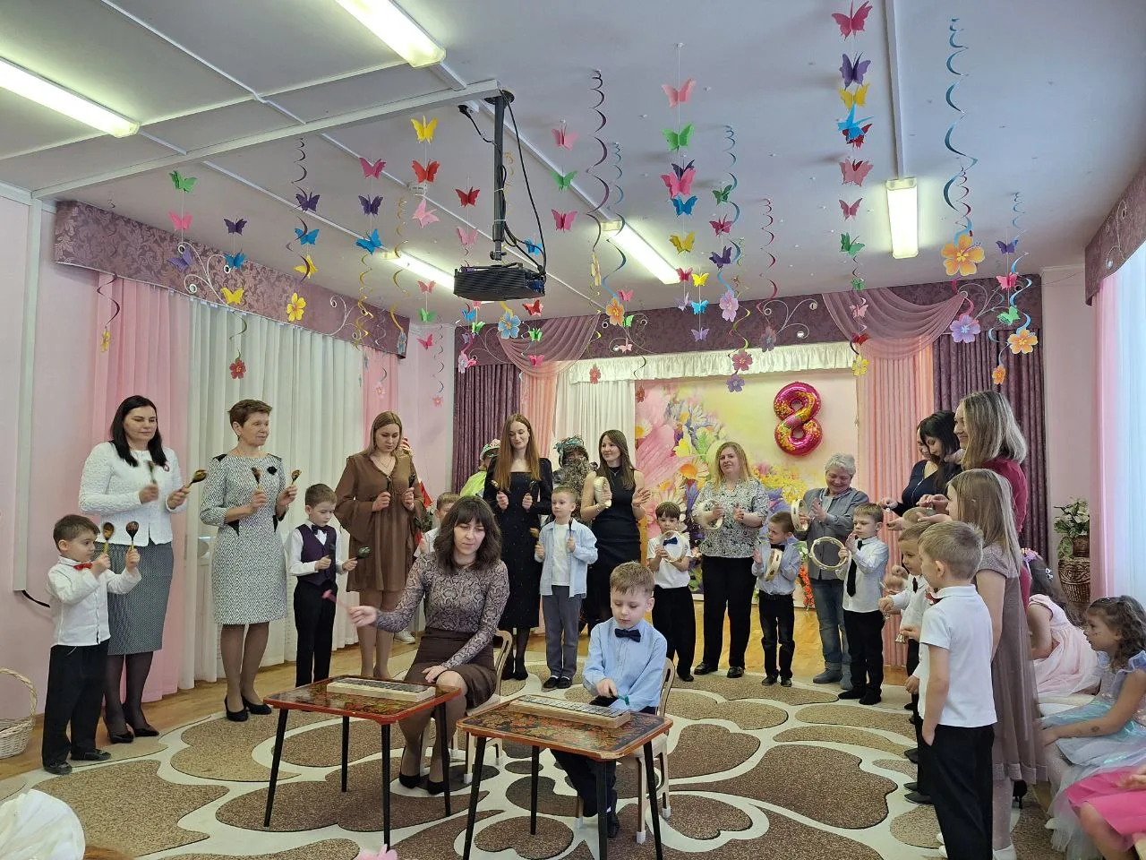 🌸В дошкольном отделении гимназии (здание 2) прошли мероприятия, посвященные Международному женскому 