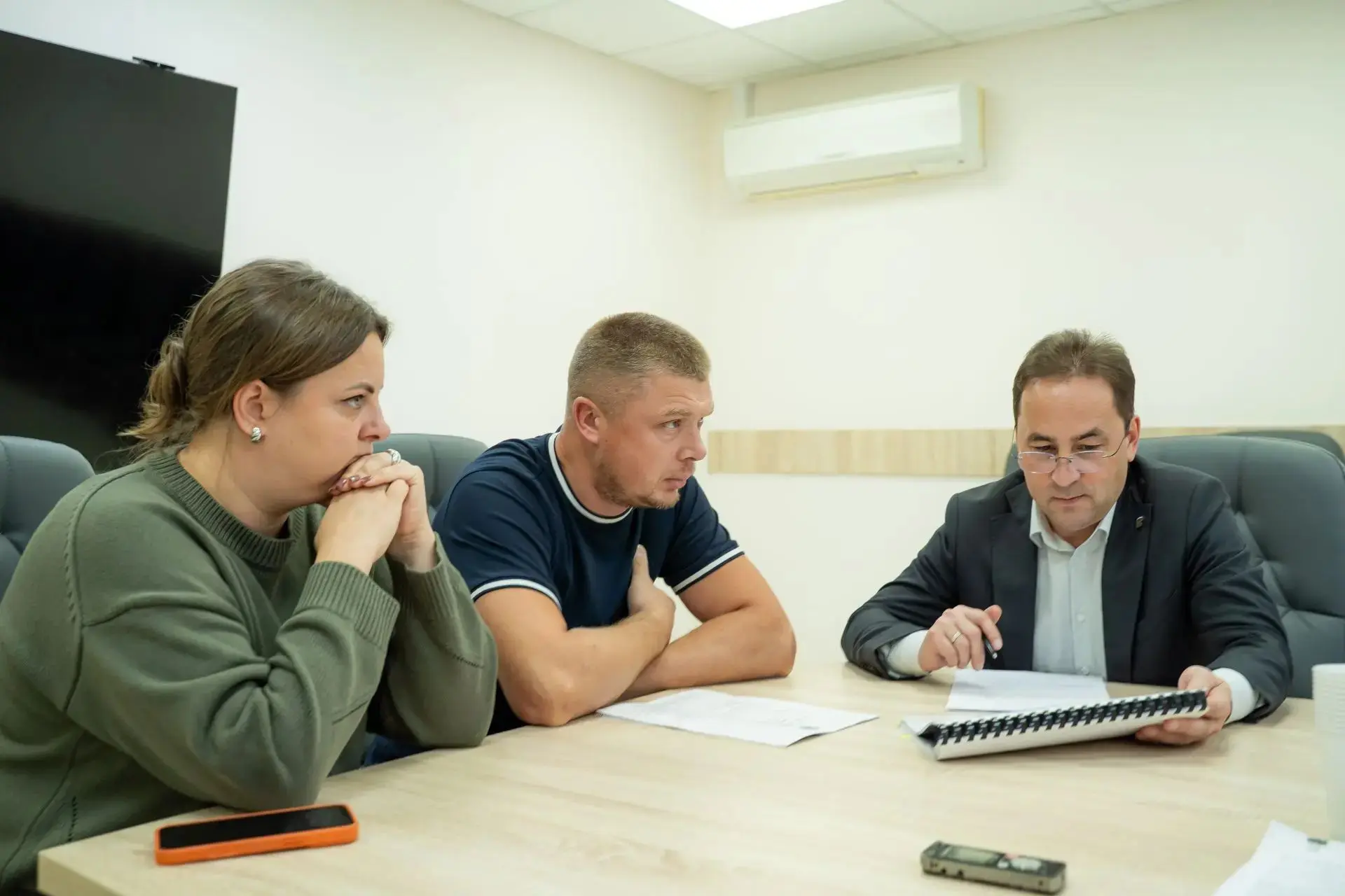 Провел прием граждан по личным вопросам. На этот раз в мой адрес поступило семь обращен...