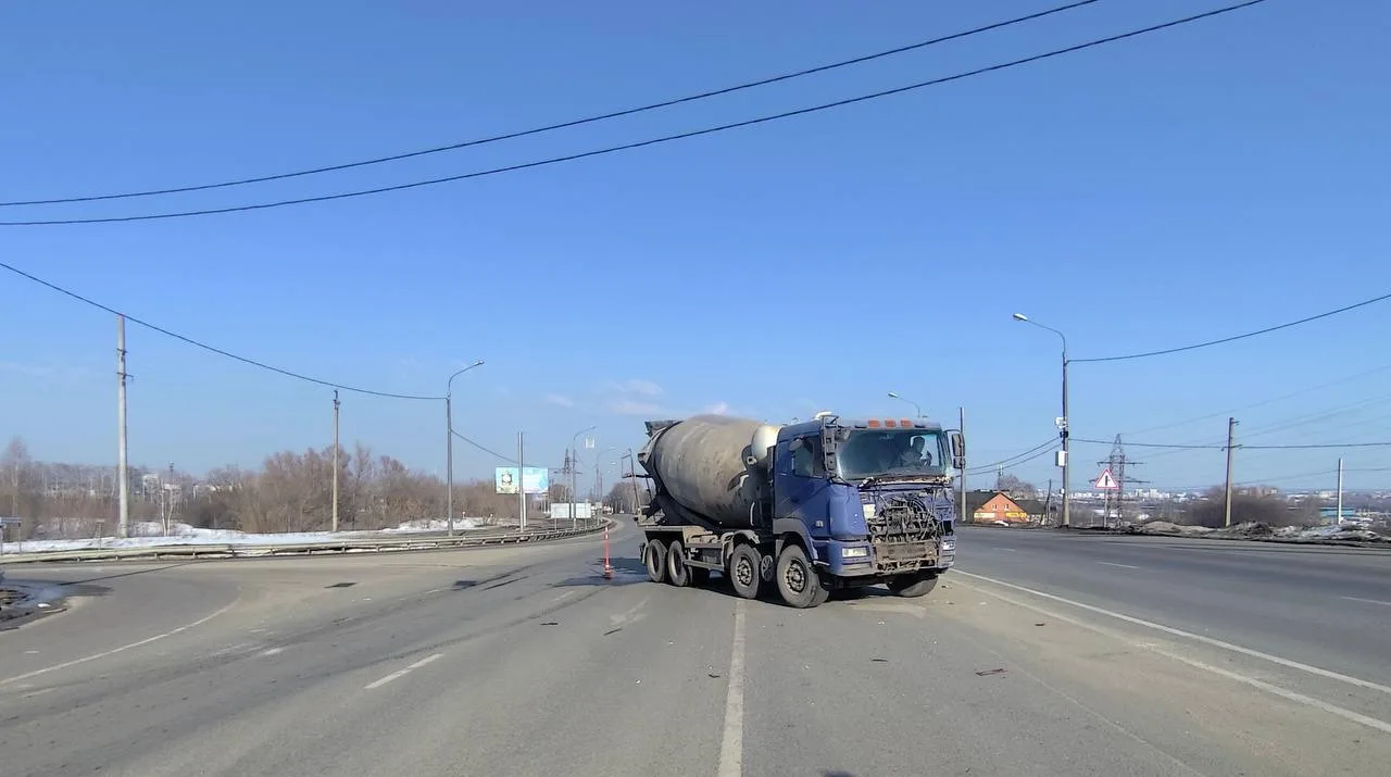В Пензенской области в ДТП пострадали две пассажирки микроавтобуса  Авария произошла сегодня в 13:30