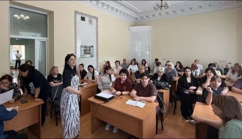 18 июня на базе ГАОУ ДПО ИРПК прошли сразу два важных мероприятия для педагогов, воспитателей и псих