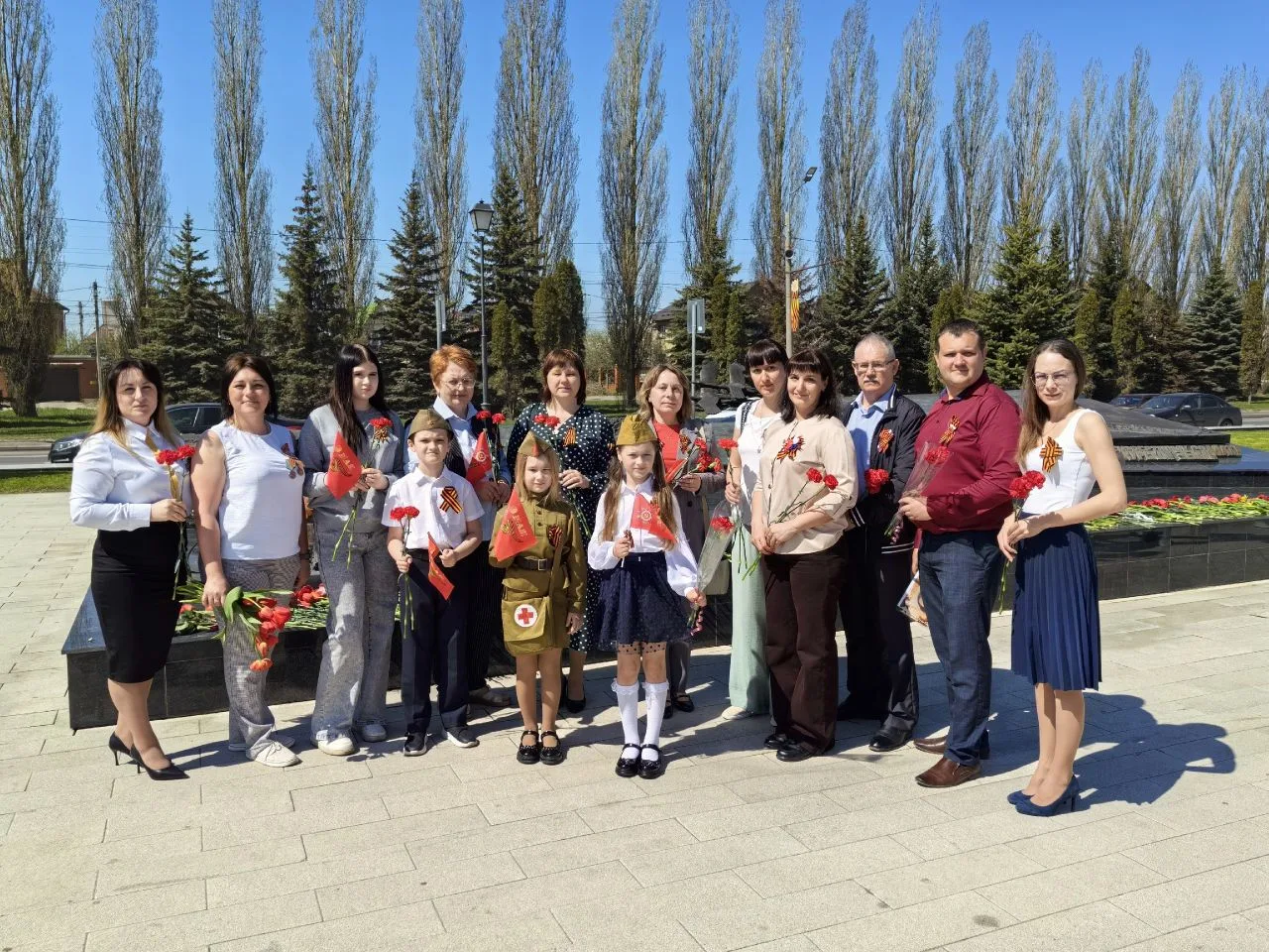 🎗🕯Накануне праздника Великой Победы обучающиеся совместно с учителями  МКОУ "Попово-Лежачанская ср