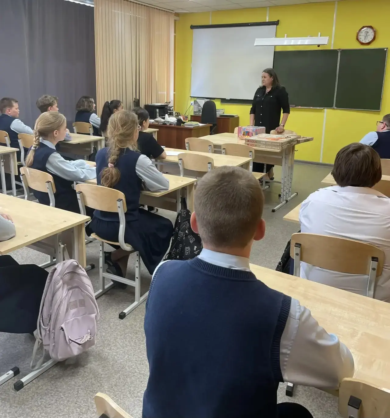 🇷🇺Сегодня в 5 Б классе прошла встреча с заместителем руководителя волонтерского движения «Надежный т