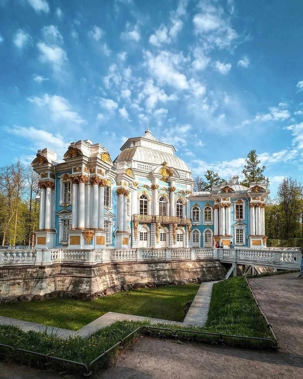 Невероятно красивый старый голландский сад Екатерининского парка.