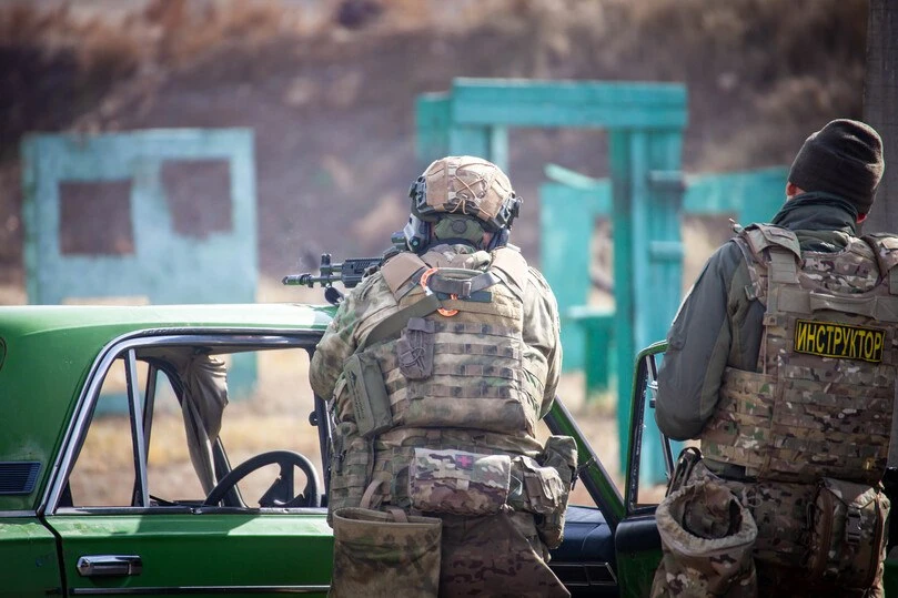 В Бурятии на военном полигоне под Улан-Удэ проходит чемпионат по армейскому стрелковому...