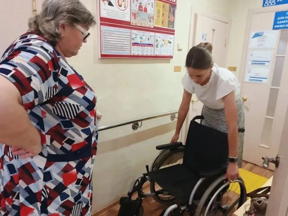 🩼В  центре социального обслуживания населения Самойловского района продолжает работу пункт проката 