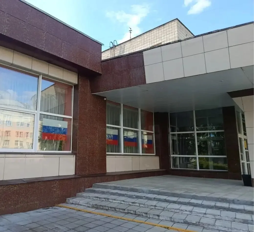 🇷🇺 Город Лесной присоединился к масштабной всероссийской акции «Цвета Родины»
