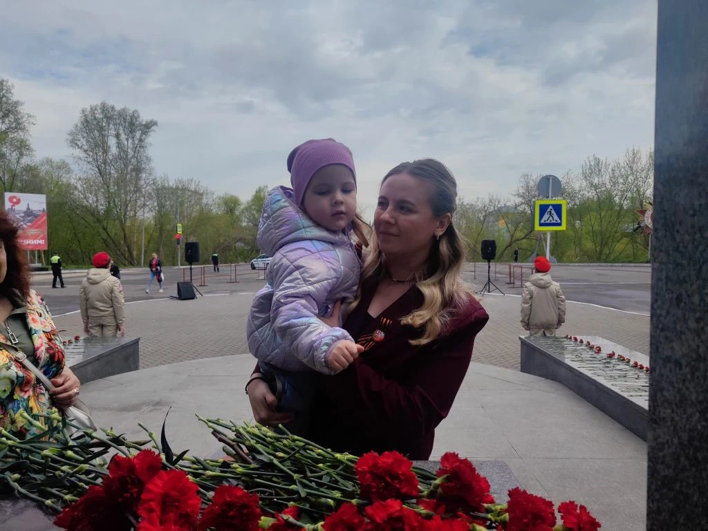 В преддверии Дня Победы в Осинниках прошёл автопробег 🇷🇺  Каждый год накануне 9 мая автомобилисты в 