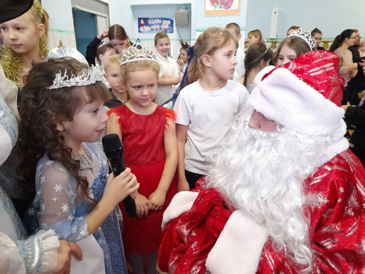 🎄💫26 декабря в МБОУ "Решотинская ОШ" прошел долгожданный новогодний спектакль, которы...