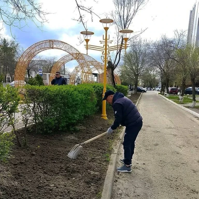 Вот, что успевает сделать  городское ремонтно - строительное управление за одну неделю 💪  • установи