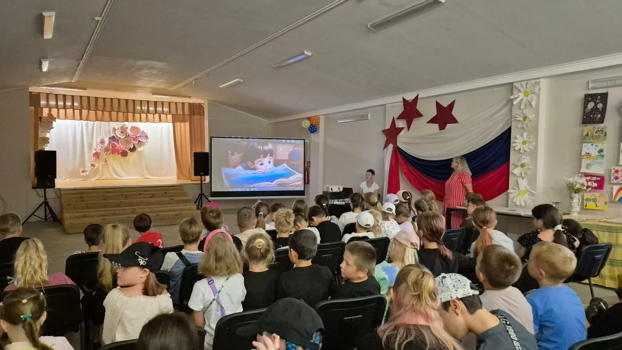 Второй день смены в лагере "Арлекин" порадовал воспитанников утренней веселой зарядкой от наших акти