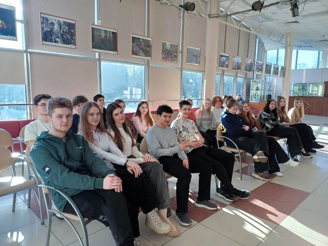Волонтёрская миссия продолжается! 🌿🎓  Наши ребята посетили второе занятие в школе волонтёров «Шаг на