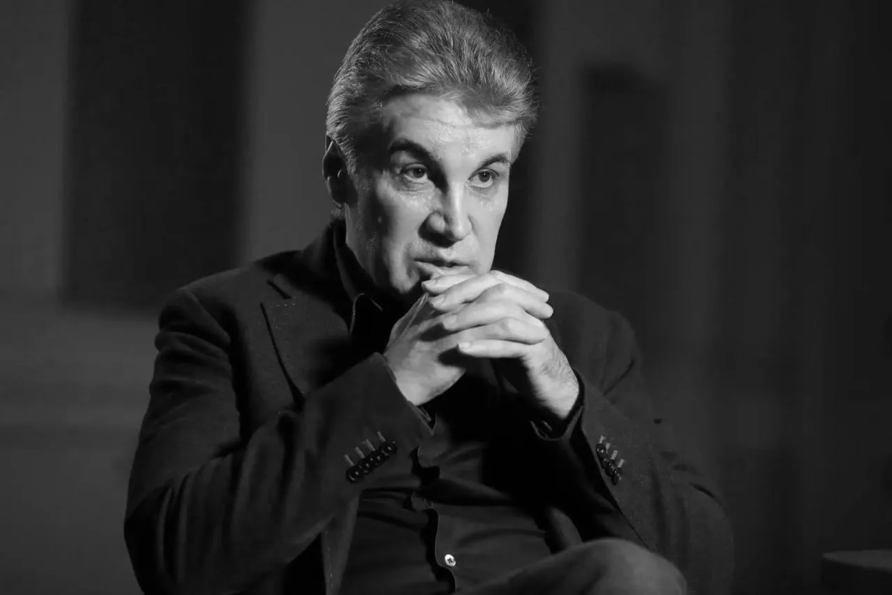 ❗️ Умер телеведущий Алексей Пиманов  Скончался известный российский телеведущий Алексей Пиманов.  Ем