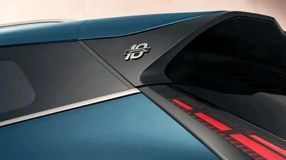 В Китае представили юбилейную версию кроссовера Geely Cityray — 10th Anniversary Edition. Её выпуск 