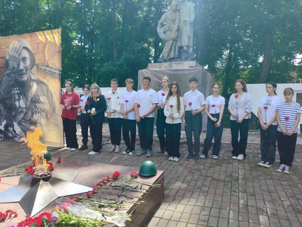 🕊️22 июня — День памяти и скорби. 

🕯️В этот день по всей стране проходит Всероссийская акция «Све