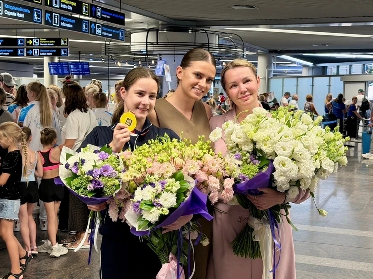 🥇🎉 Сочинская гимнастка Дарья Мельник вернулась домой с золотом Чемпионата мира!
