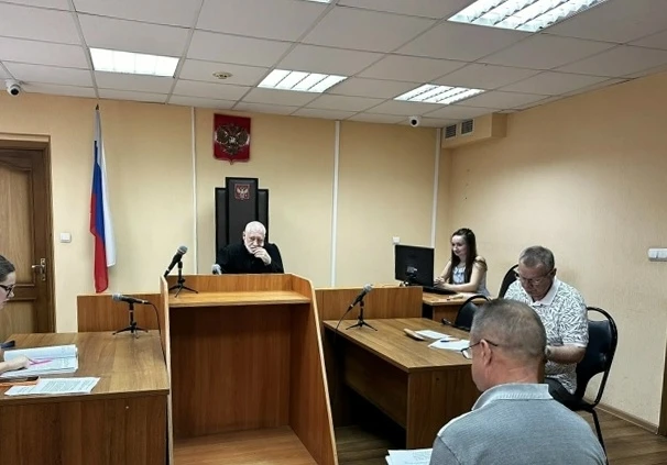 В Ленинском районном суде г. Иваново состоялось первое судебное заседание по уголовному...