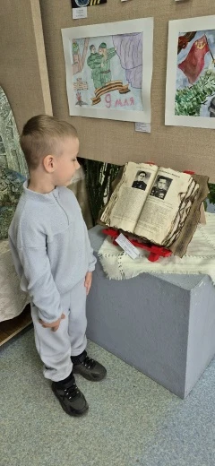 Экскурсия в Выставочный зал: память о Победе и мир искусства