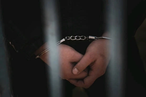 #Авто_Гатчина_новости
🚨 В Гатчине полицией задержан водитель, на ходу стрелявший по автомобилю свое